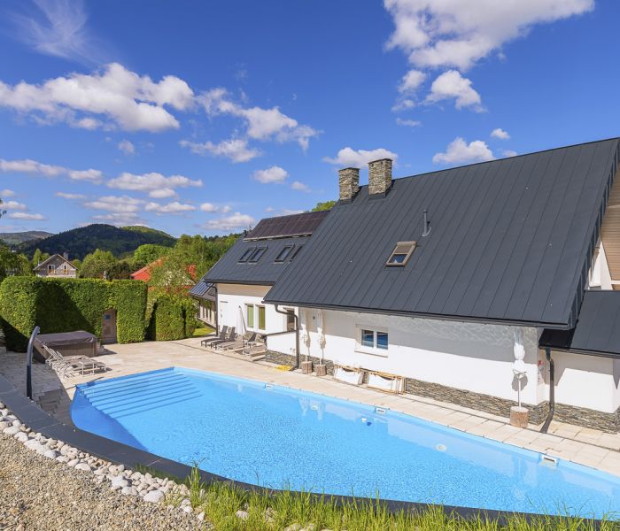 dom w górach z basenem